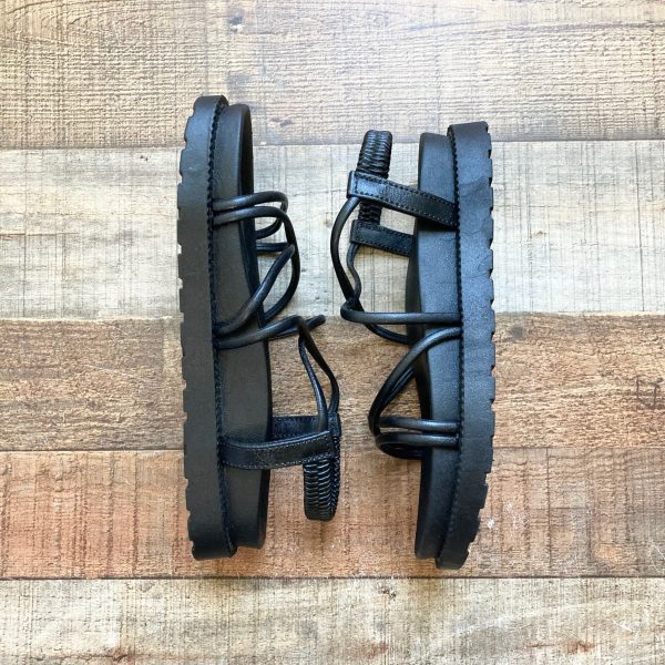 Olivia Miller Black Strappy Sandals- Size 8 (LIKE NEW) For Sale