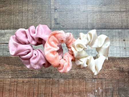 No Brand Set of Three Scrunchies (Pinks and Cream) Fashion