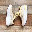 Saucony Triumph 21 Yellow Wine Sneakers- Size 7.5 Online now