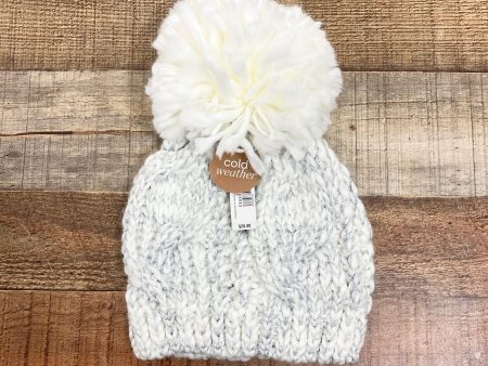 New Directions Ivory Silver Metallic Chunky Knit Pom Beanie NWT Fashion